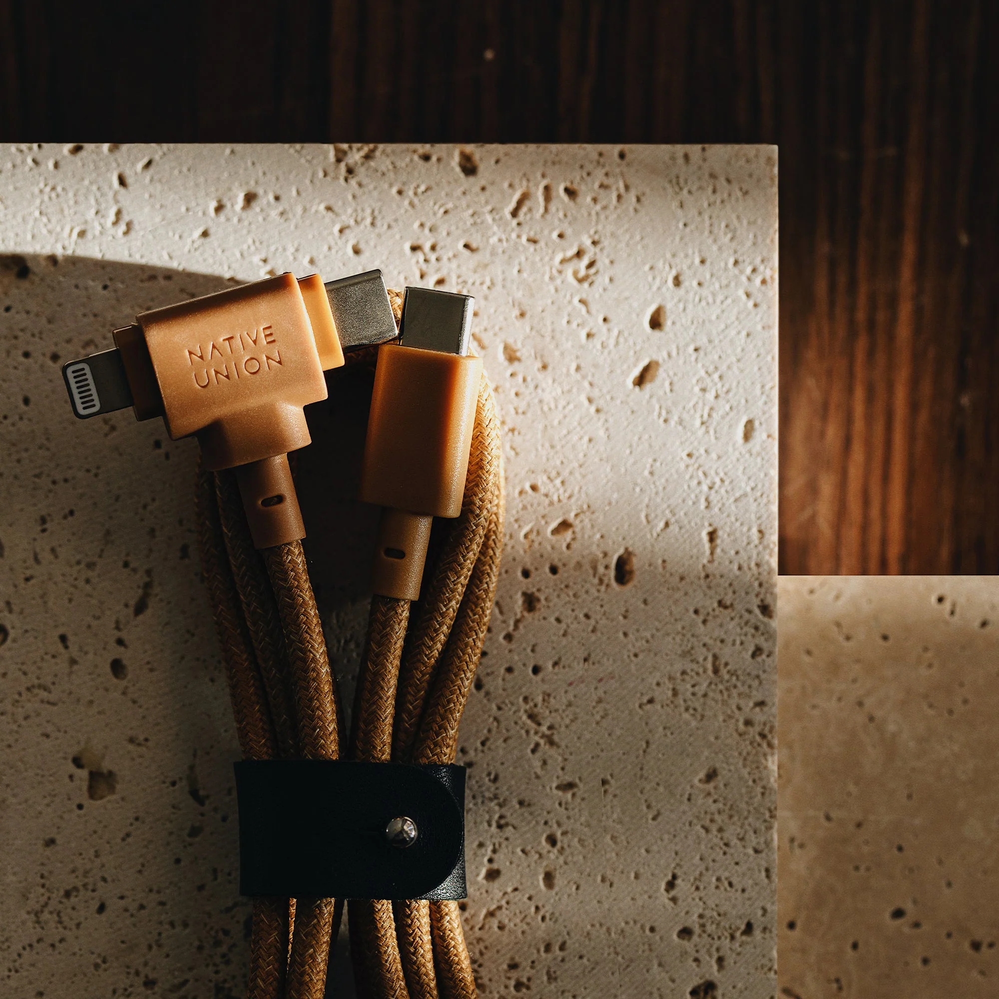 Belt Cable Duo (USB-C to USB-C & Lightning) - Image 10