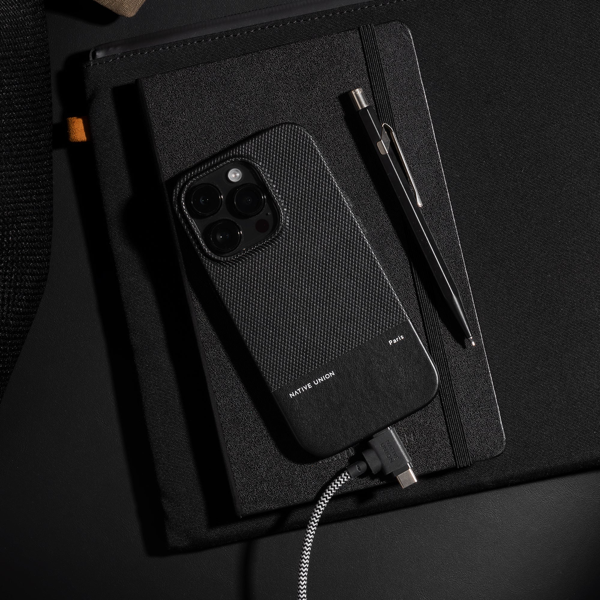 Belt Cable Duo (USB-C to USB-C & Lightning) - Image 8