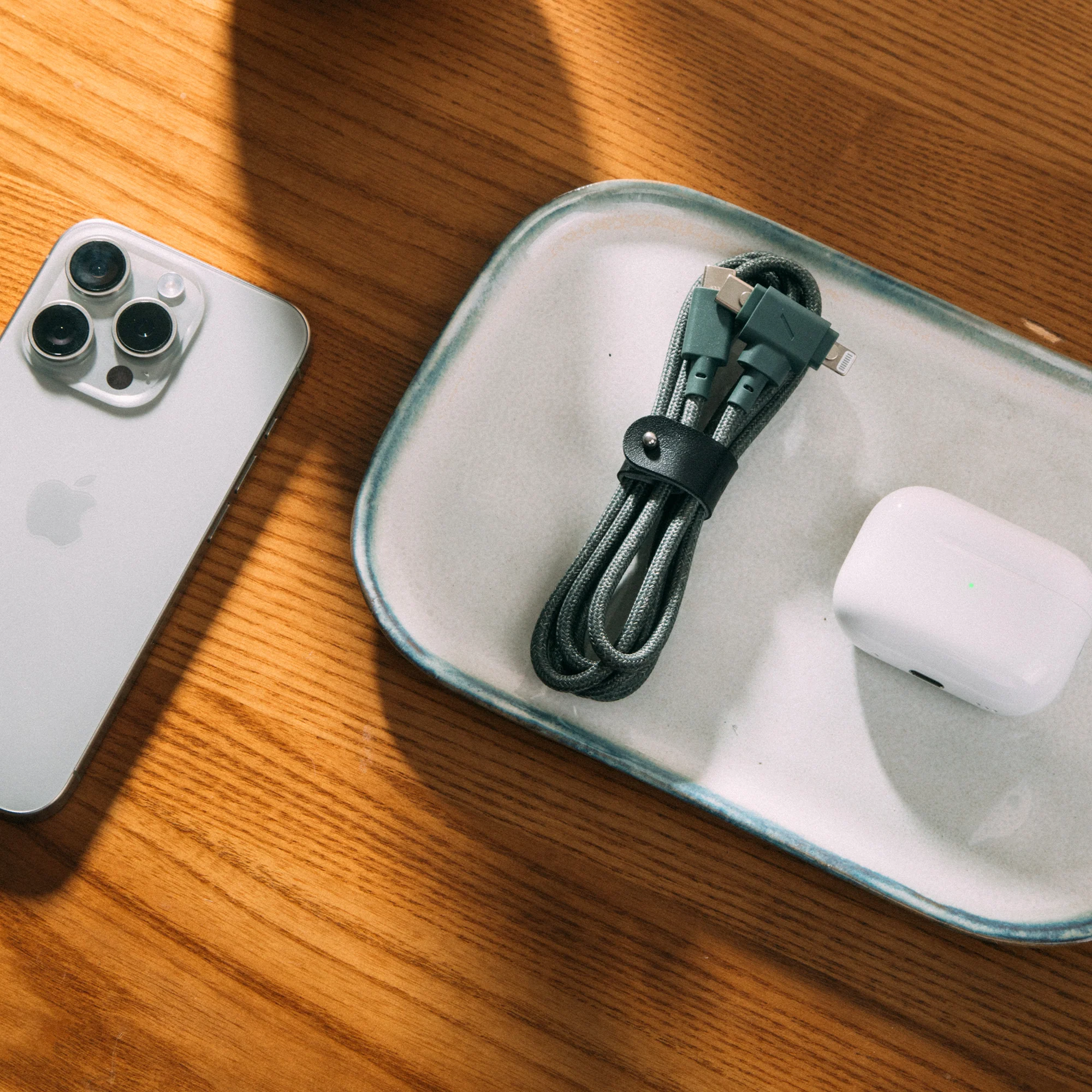 Belt Cable Duo (USB-C to USB-C & Lightning) - Image 15