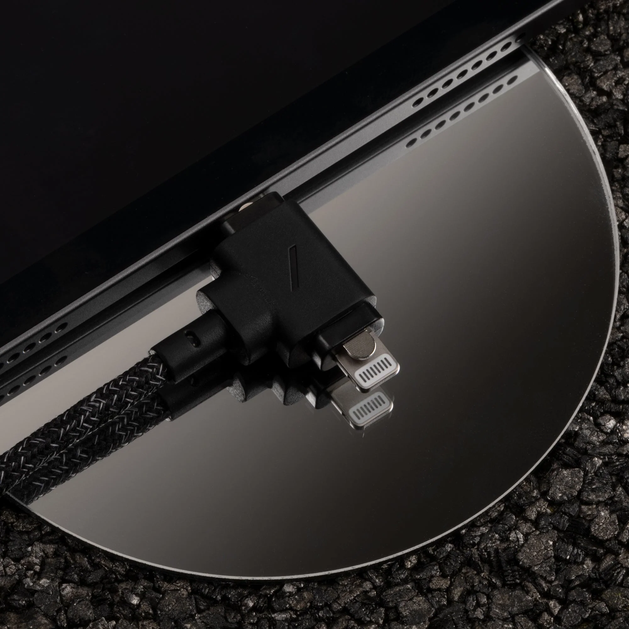 Belt Cable Duo (USB-C to USB-C & Lightning) - Image 9