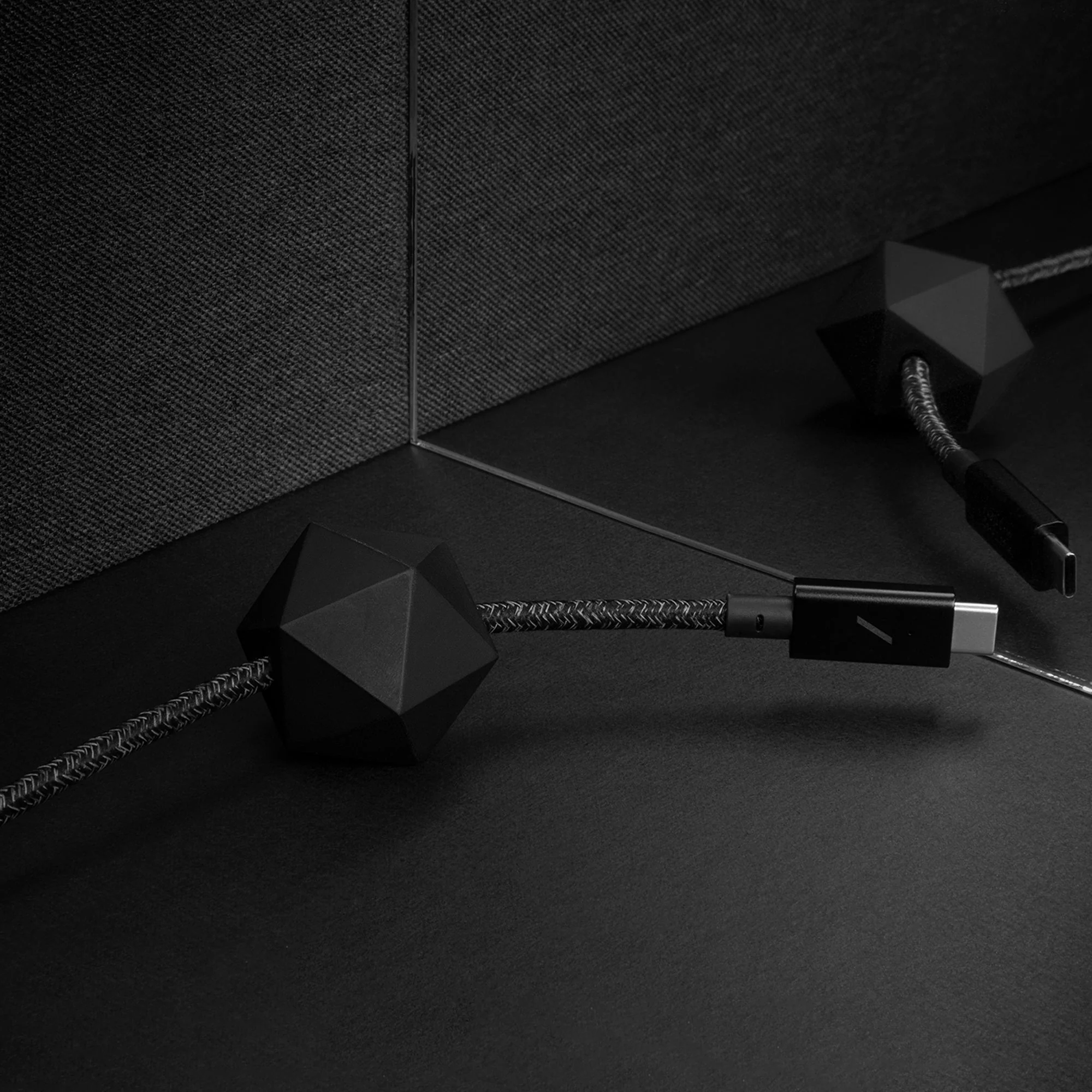 Desk Cable (USB-C to USB-C) - Image 5