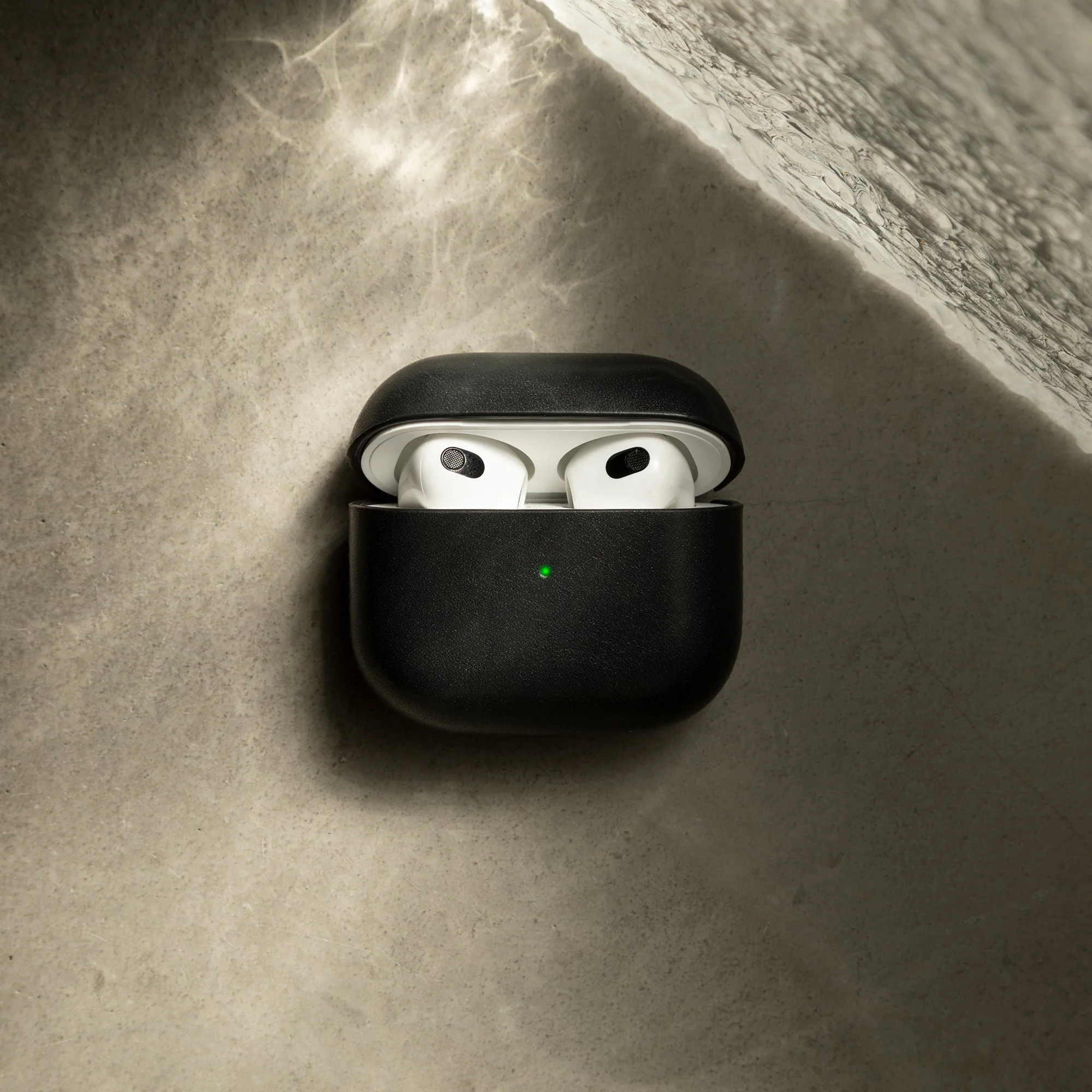 Leather Case for AirPods (Gen 3) - Image 3