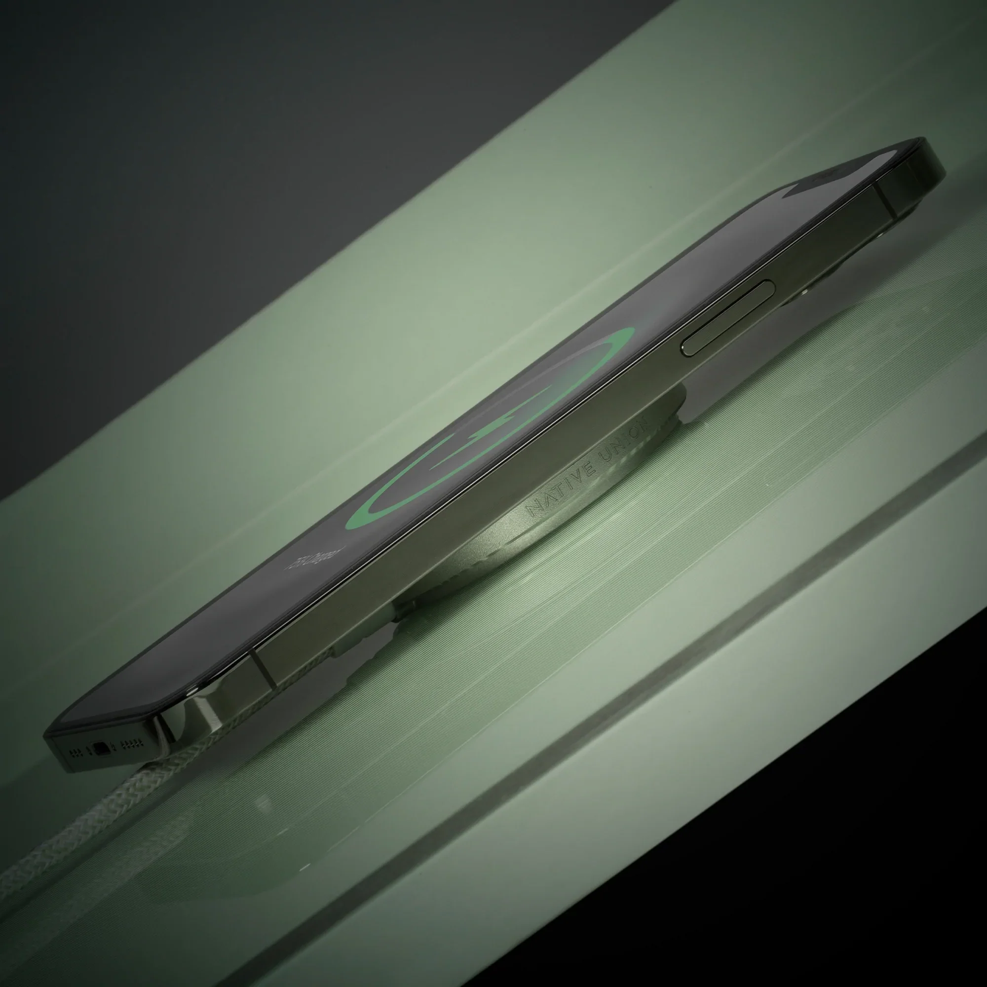 Snap Magnetic Wireless Charger - Image 10