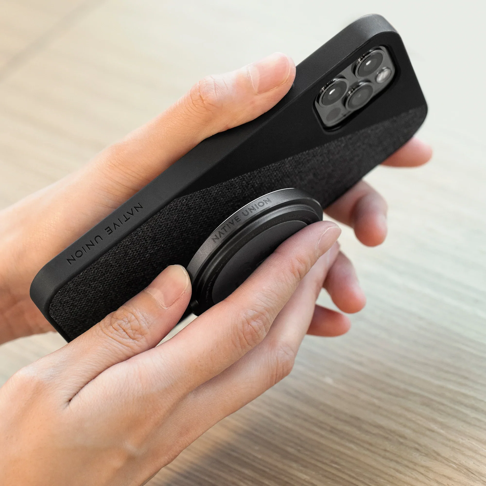 Snap Magnetic Wireless Charger - Image 11