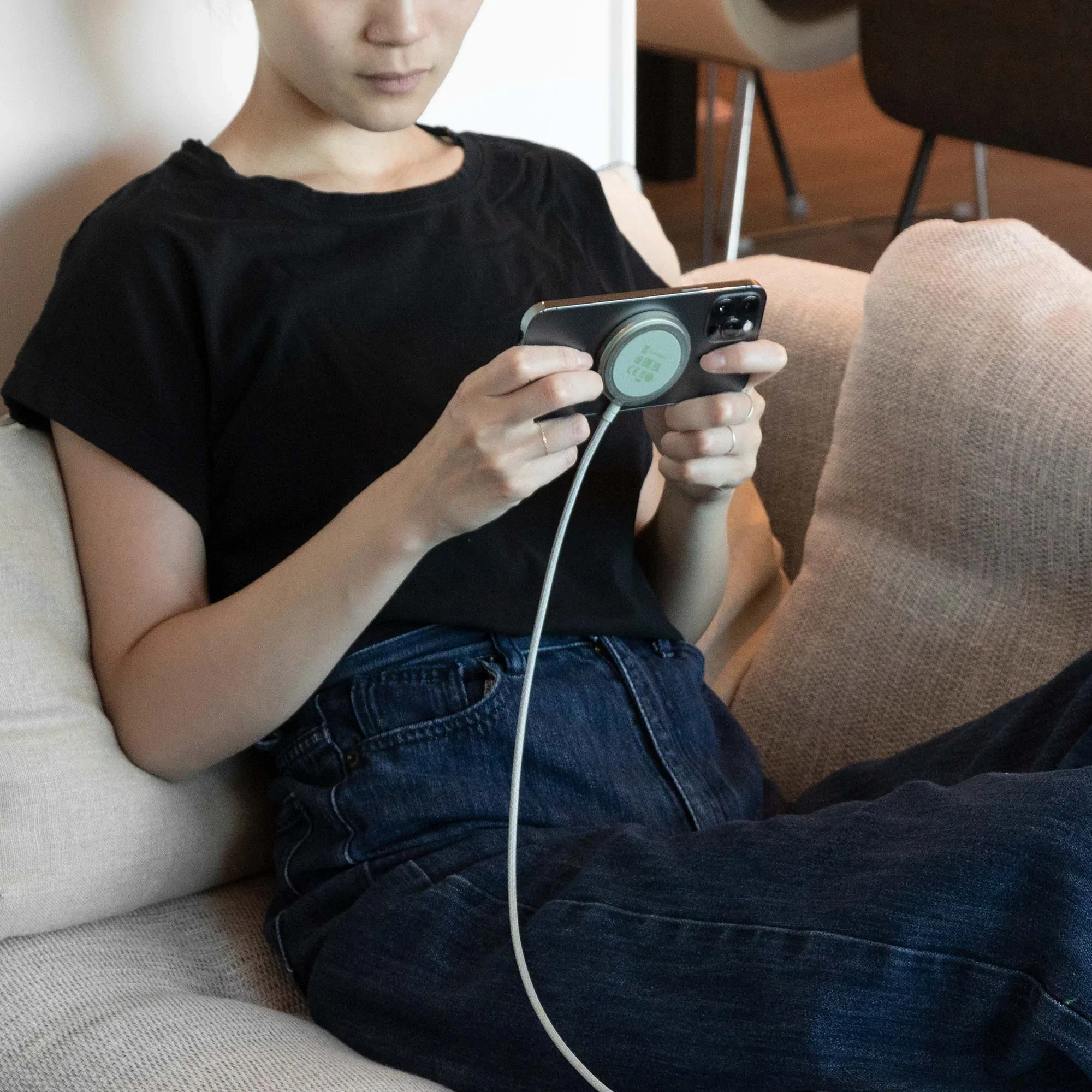 Snap Magnetic Wireless Charger - Image 14