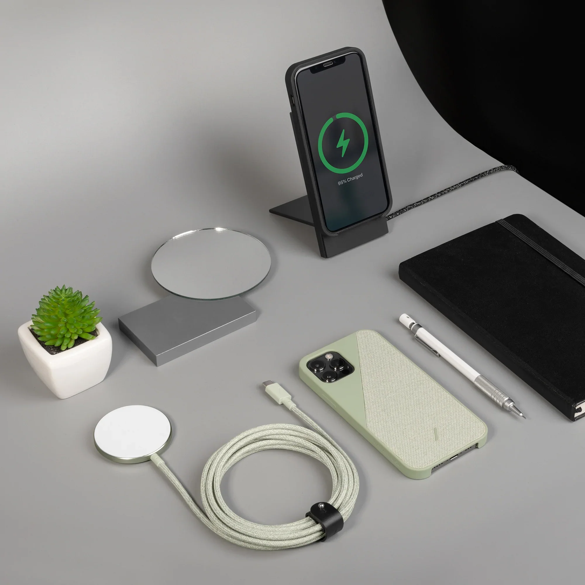 Snap Magnetic Wireless Charger - Image 4