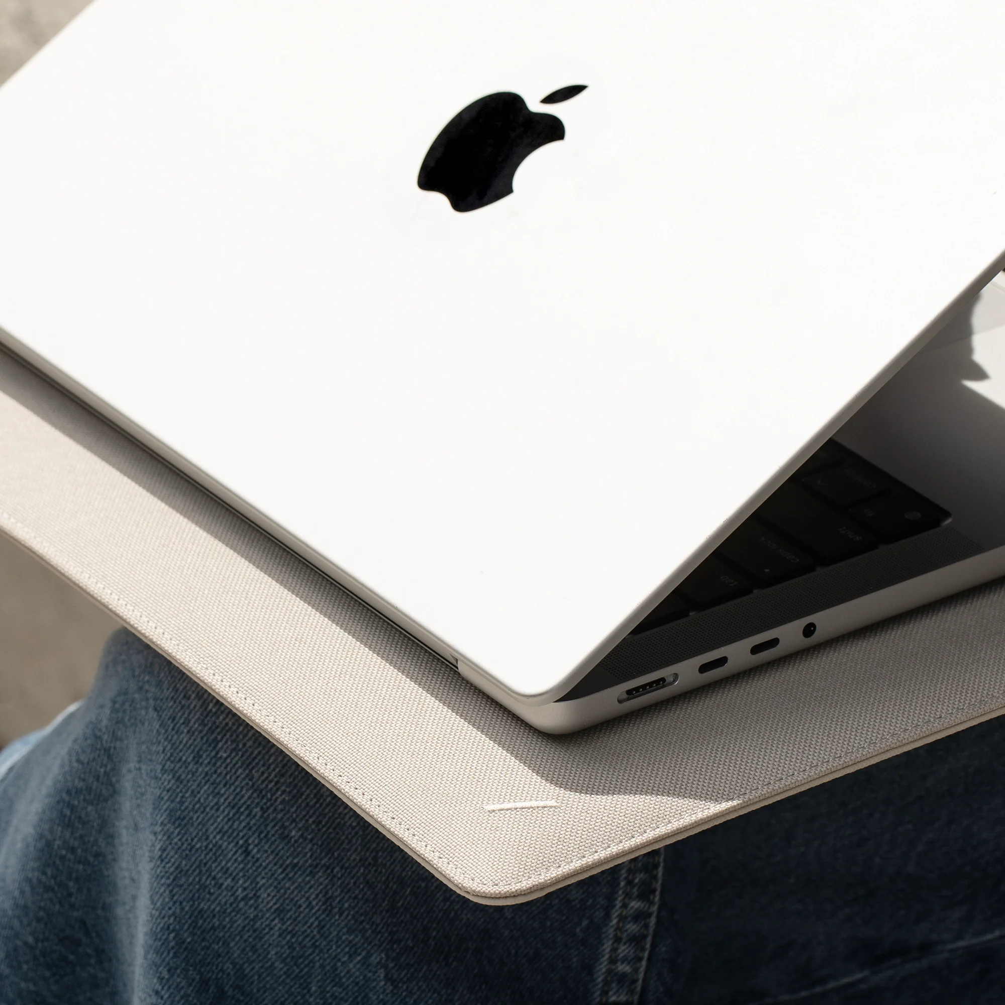 Stow Slim for MacBook (14") - Image 5